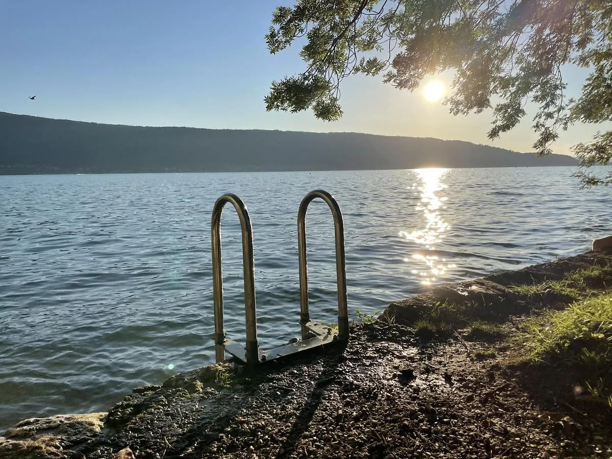 Le grand duplex du lac Veyrier-du-Lac 0*,  France